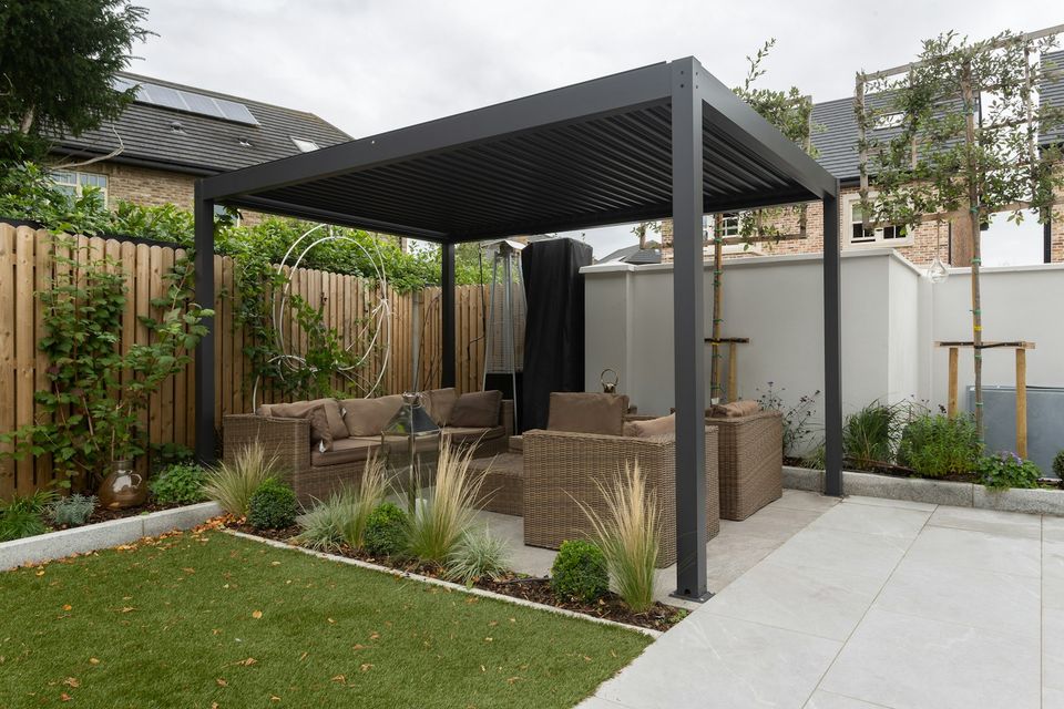 Pergola bioclimatique à lames orientables