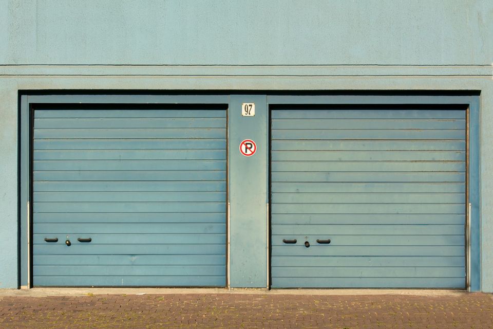 Portes de garage à panneaux